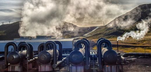 Geotermální elektrárna Hellisheidi na Islandu.