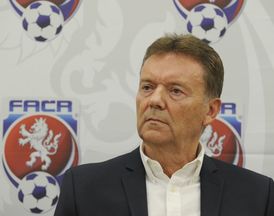 Roman Berbr kritizuje kouče fotbalové reprezentace Karla Jarolíma.