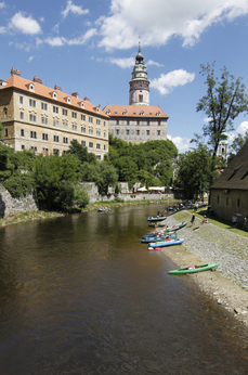 Druhou nejnavštěvovanější památkou je zámek Český Krumlov.