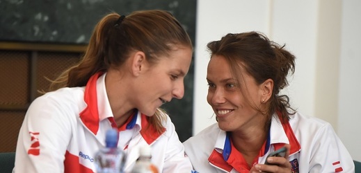 Tenistky Karolína Plíšková s Barborou Strýcovou na tiskové konferenci (ilustrační foto). 