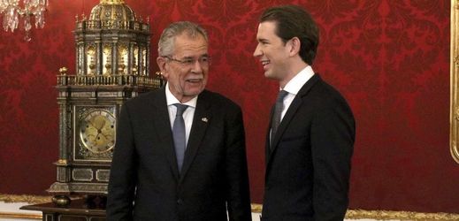 Rakouský prezident Alexander Van der Bellen pověřil předsedu Rakouské lidové strany (ÖVP) Sebastiana Kurze sestavením nové rakouské vlády. 