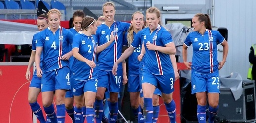 Fotbalistky Islandu překvapivě porazily reprezentantky Německa.
