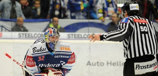 Hokejisté Vítkovic zdolali Pardubice 4:3 (ilustrační foto).