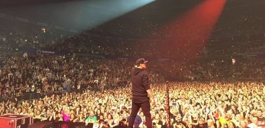 Vanilla Ice na koncertě v Austrálii.