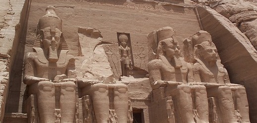 Egyptský chrám Abú Simbel.