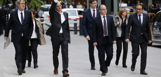 K soudním výslechům v Madridu se dostavili nejvyšší představitelé Katalánska. 