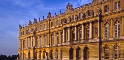 Zámek Versailles.