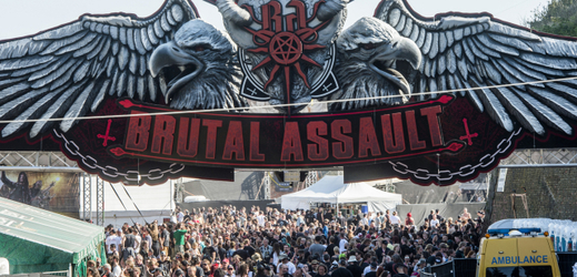 Snímek z festivalu Brutal Assault.