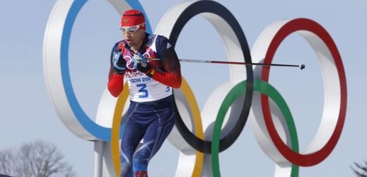 Běžec na lyžích Alexander Legkov je jedním ze sportovců, kteří mají účast na hrách doživotně zakázanou.