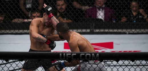 Zápas ve smíšeném bojovém umění MMA (ilustrační foto).