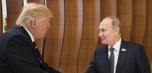 Donald Trump (vlevo) a Vladimír Putin.