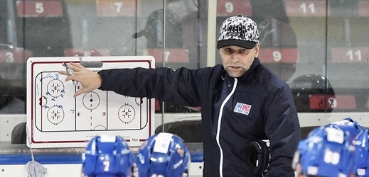 trenér české hokejové reprezentace Josef Jandač před utkáním proti Švédsku.