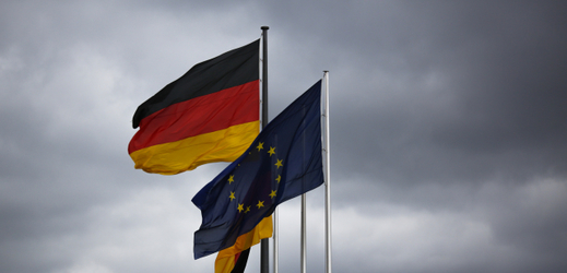 Vlajky Německa a Evropské unie.