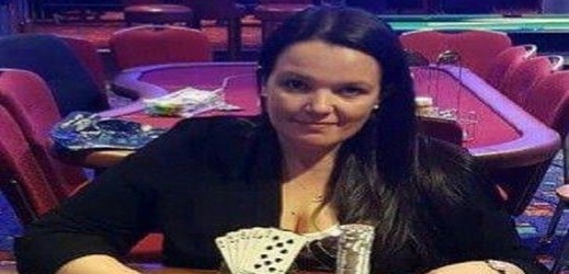 Britská královna pokeru Emma Fryerová tragicky zahynula při autonehodě.
