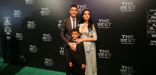 Cristiano Ronaldo jeho přítelkyně a syn.