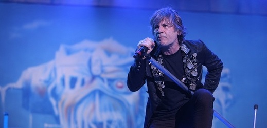 Zpěvák Bruce Dickinson (na snímku) ze skupiny Iron Maiden.