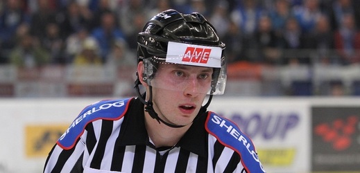 Český rozhodčí Libor Suchánek bude jako třetí Evropan v historii pískat zápas NHL (ilustrační foto).