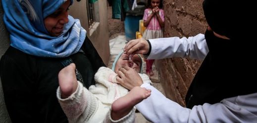 Denně v Jemenu hlad a nemoci zabijí 130 dětí, uvádí organizace.