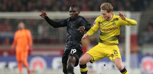 Dortmundští fotbalisté opět ztratili, tentokrát na půdě Stuttgartu.