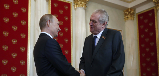 Zleva Vladimir Putin a Miloš Zeman.