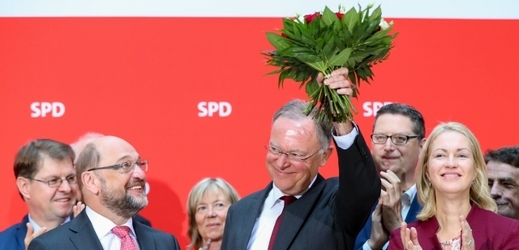 Členové strany SPD, Martin Schulz druhý zleva.
