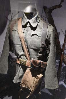 Na snímku z je uniforma příslušníka rakousko-uherské armády.