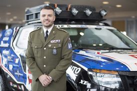 Lukáš Kvapil je motocyklový a automobilový závodník, člen Vojenské policie a Armády ČR.