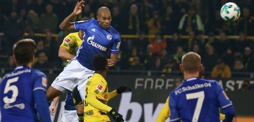 Fotbalisté Schalke stáhli čtyřbrankové manko.