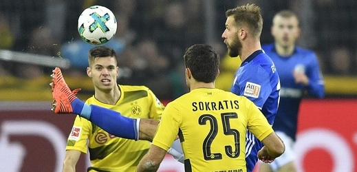 Schalke v dalším kole bundesligy remizoval s Dortmundem.