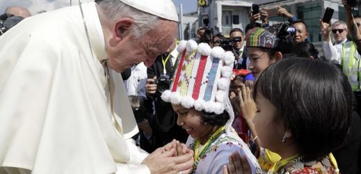 Papež František v Barmě.