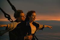 Kate Winsletová a Leonardo DiCaprio ve filmu Titanic.