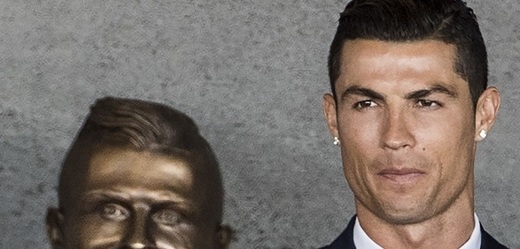 Cristiano Ronaldo s bustou na Madeiře.