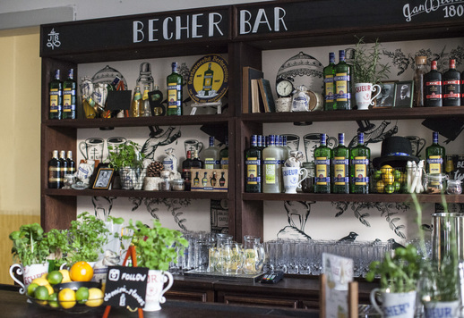 Becher bar mezinárodní designové přehlídky Czech Design Week.