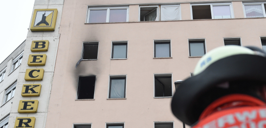 Při požáru budovy ve městě Saarbrücken zemřeli nejméně čtyři lidé.
