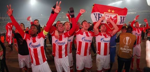 Hráči Crvené Zvezdy Bělehrad mohou slavit, postoupili do jarní fáze Evropské ligy.