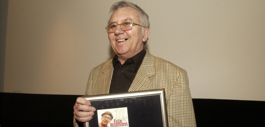 Komik Felix Holzmann převzal roku 2002 v Praze platinovou desku Supraphonu za titul 10x Felix Holzmann.
