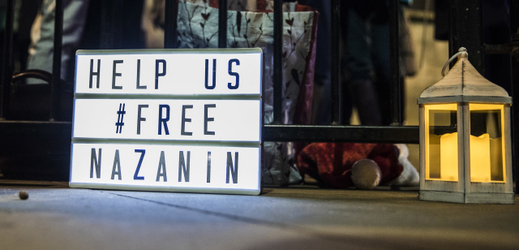 Protest za propuštění vězněné Nazanin Zaghariovo-Ratcliffeové v Londýně.