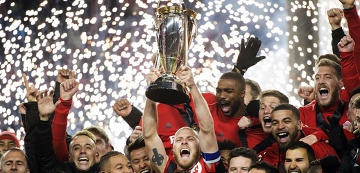 Fotbalisté Toronta se radují z vítězství v MLS.