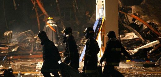 Stroj Airbus A320, letící z brazilského Porto Alegre do Sao Paula, havaroval 17. července 2007 na letišti Congonhas v Sao Paulu. Jeho pilot nedokázal zastavit na mokré dráze a vyjel mimo ni, kde narazil do skladu společnosti TAM poblíž čerpací stanice. Obrovský požár si vyžádal 199 obětí, z toho 187 lidí bylo z paluby letounu.