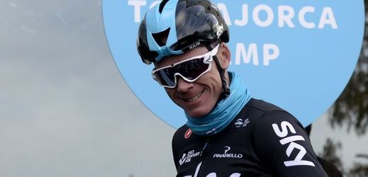 Britský cyklistický fenomén Chris Froome má problémy s dopingem.