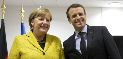 Angela Merkelová a Emmanuel Macron na summitu EU v Bruselu. 