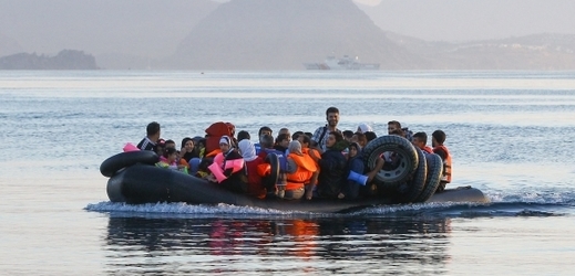 Libyjská loď zadržela na cestě do Itálie přes 250 migrantů (ilustrační foto).