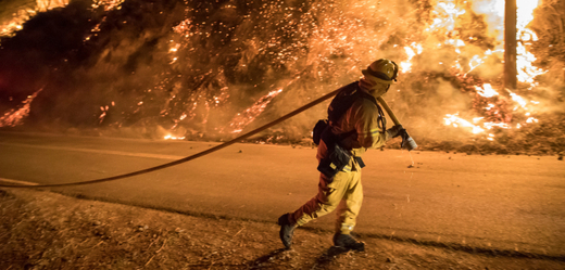 Aktuální vlna požárů v Kalifornii začala 4. prosince.