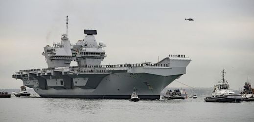 Letadlová loď HMS Queen Elizabeth.