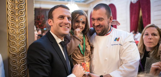 Francouzský prezident Emmanuel Macron a šéfkuchař Guillaume Gomez.