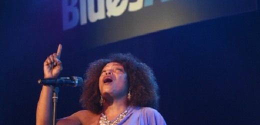 Americká zpěvačka Shaun Bookerová vystoupila 18. listopadu na mezinárodním hudebním festivalu Blues Alive v Šumperku.