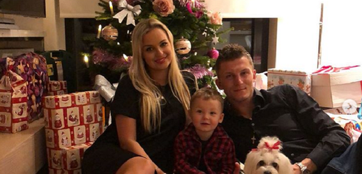 Fotbalista Tomáš Necid si Vánoce užíval s rodinou. 