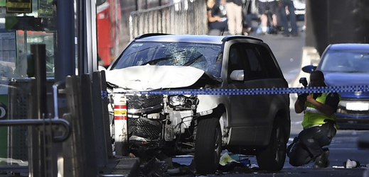 Útok terénním autem v centru Melbourne.