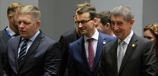 Robert Fico (vlevo) a Andrej Babiš (vpravo).
