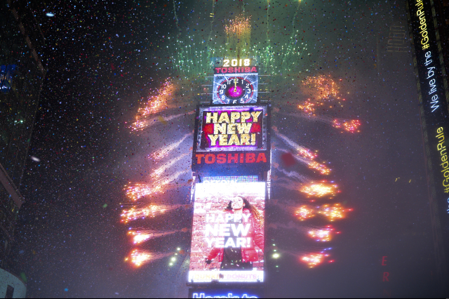 Oslavy nového roku na náměstí Times Square v New Yorku USA. 